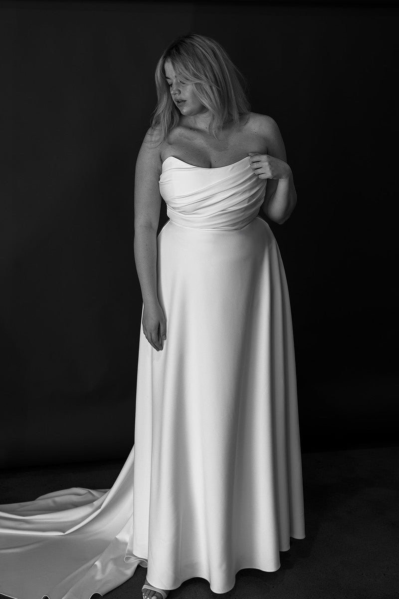 Grace Bride in the Emma Gown Grace Loves Lace US Grace Bride in the Emma Gown Grace Loves Lace US