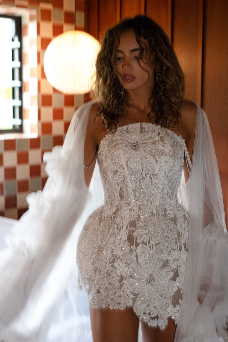 la wedding dress shops Ravella
