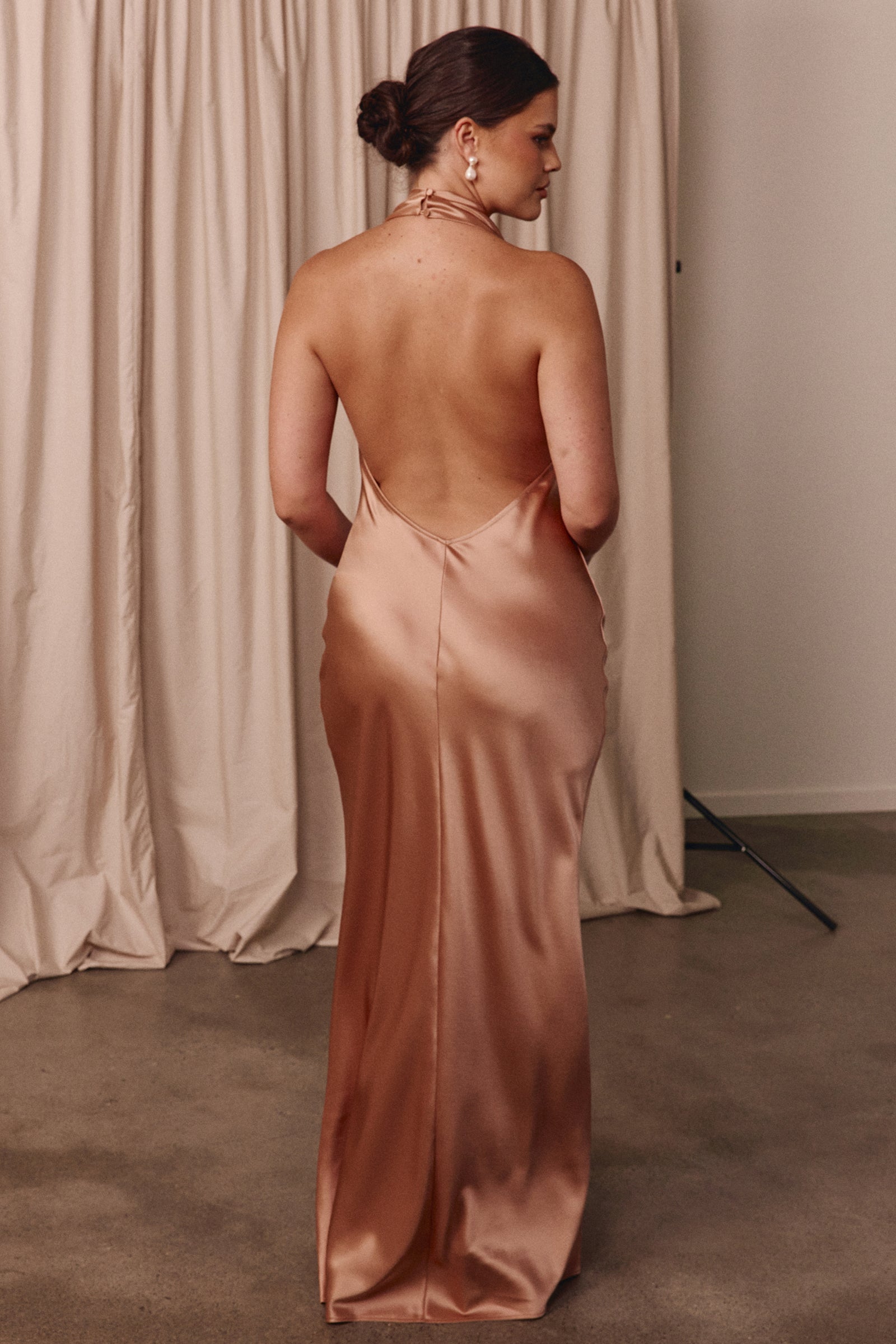 Halter neck rose gold bridesmaid dress_L_