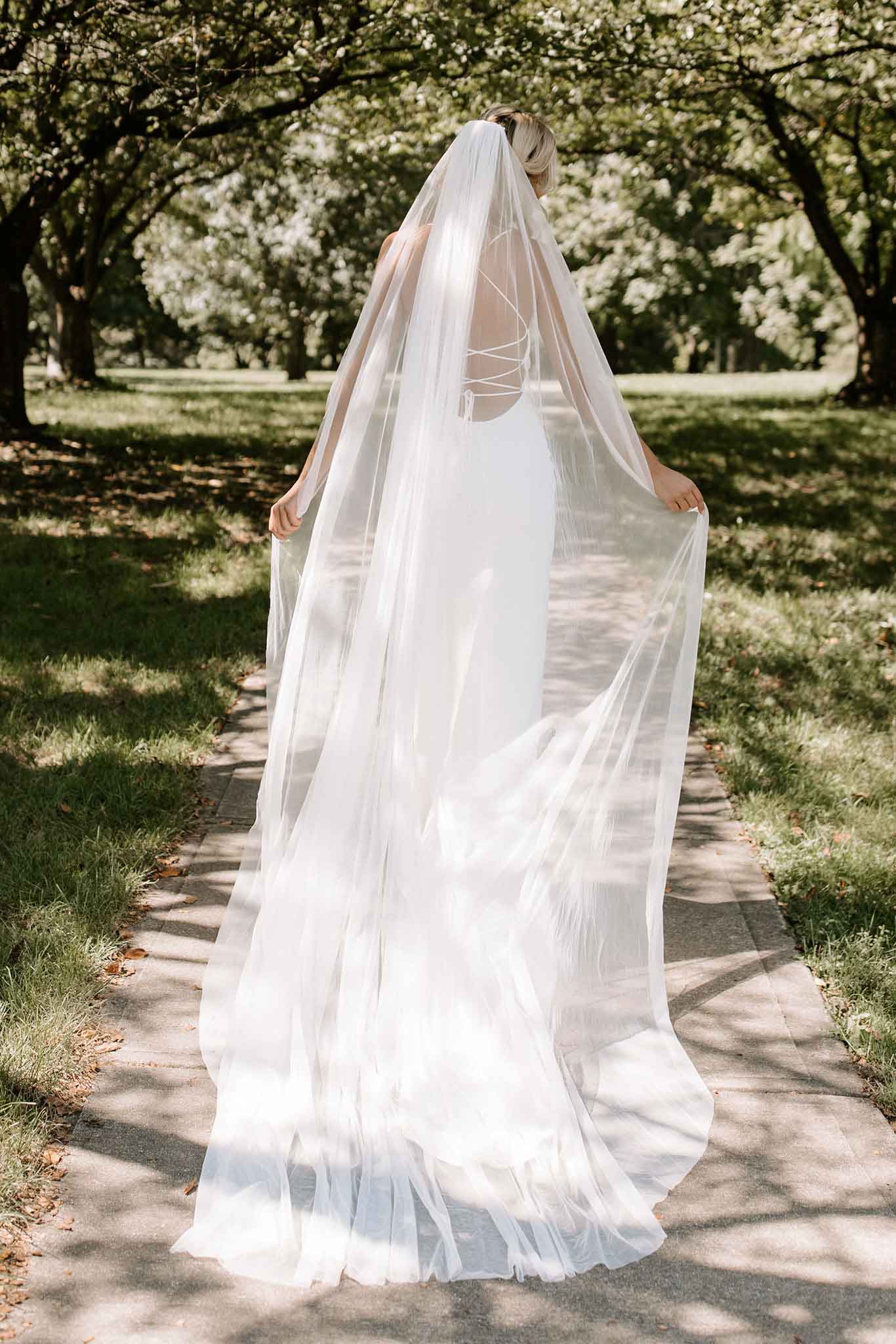 Why Veil Weights Are A Must-Have for Your Outdoor Wedding Ceremony