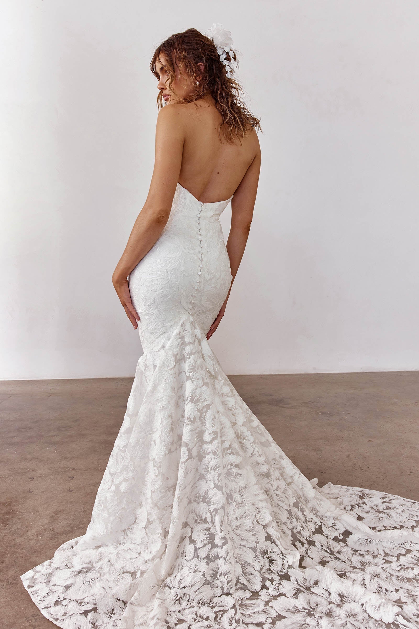 open back mermaid wedding dress Dresses & Bridal Gowns perfect for a winter wedding. Glamorous Long Mermaid V-neck Wide